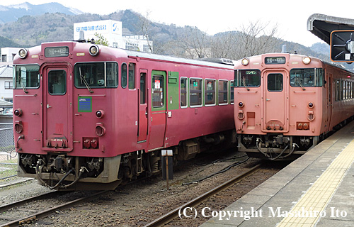 キハ40 2008とキハ40 2046