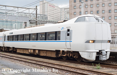 クモハ683-3523