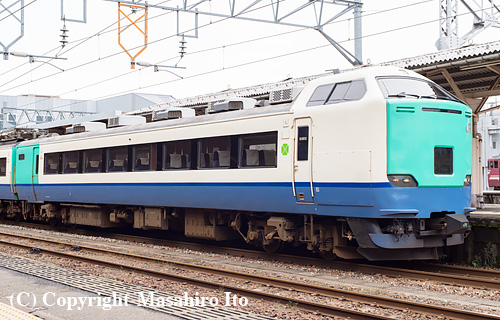 クロハ481-3008