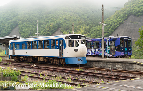 江川崎駅の早朝