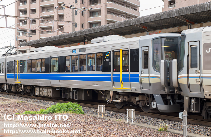 店長のツブヤキ”のデザインを一新しました（新快速“Aシート”の クハ222