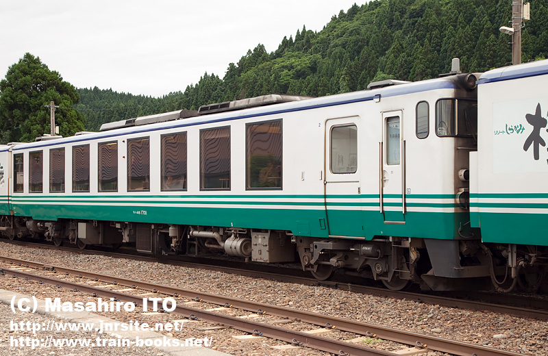 あきたクルーズ号 転用前の リゾートしらかみ 時代に撮影した キハ48 1701 トレインブックス 店長のツブヤキ