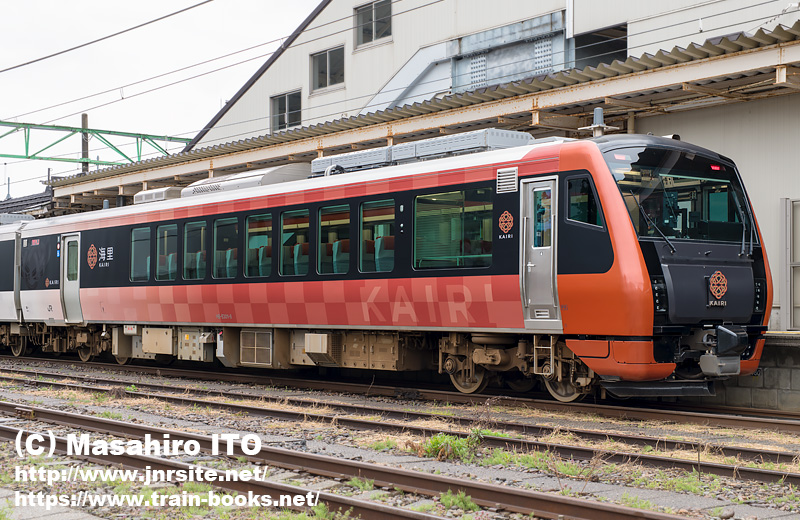 “春の臨時列車のお知らせ”について（写真は“海里”編成の HB-E301-6） | トレインブックス：店長のツブヤキ