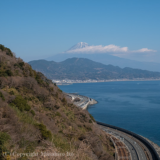 薩埵峠への遊歩道からの富士山