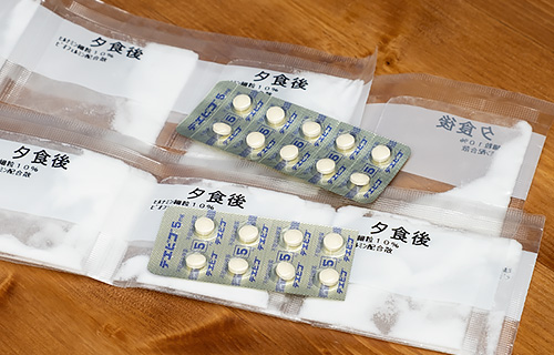 レンボレキサントとレボメプロマジンマレイン酸塩